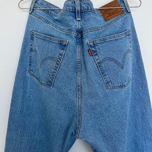 Levi's Ribcage Straight Ankle Jeans